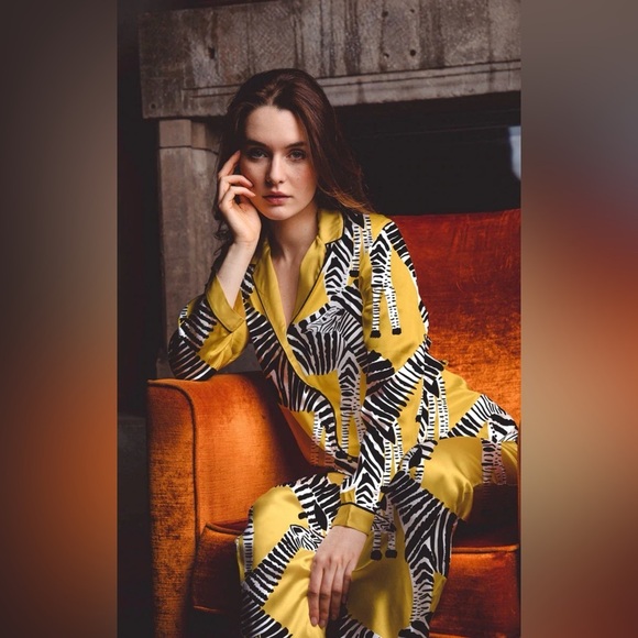 Averie Other - Averie Sleep Luxury Giraffe Print 3pc Set *CELEB FAVE*